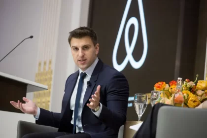 Airbnb CEO'su Brian Chesky Kendi Yapay Zeka Laboratuvarını Kurmaya Hazırlanıyor